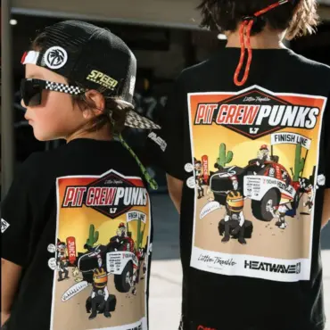 T-SHIRT NEGRO CON ESTAMPADO MODELO LT PIT CREW